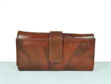 Load image into Gallery viewer, Leather Clutch (LC01)